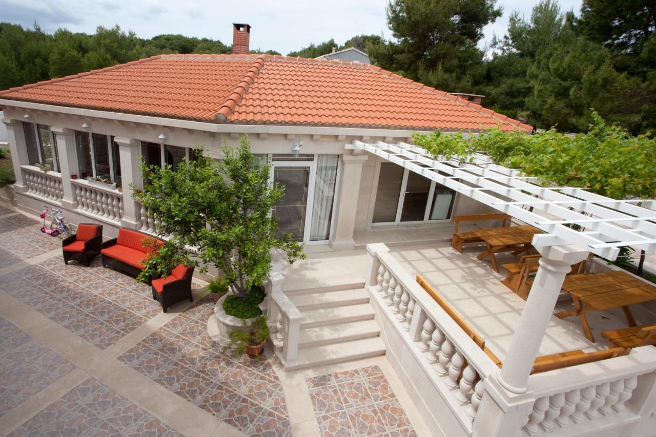 Apartments Barba Petra Dvori Sumartin Ngoại thất bức ảnh