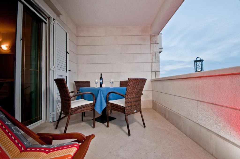 Apartments Barba Petra Dvori Sumartin Ngoại thất bức ảnh