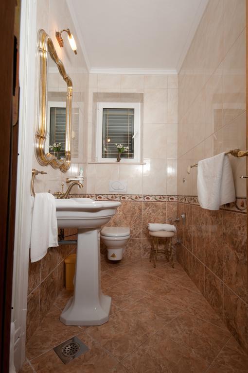 Apartments Barba Petra Dvori Sumartin Ngoại thất bức ảnh
