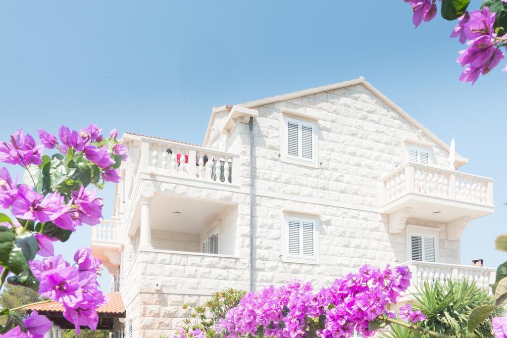 Apartments Barba Petra Dvori Sumartin Ngoại thất bức ảnh